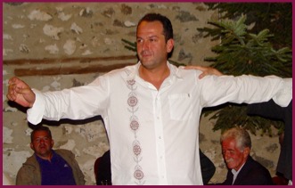 Yannis-dancing-at-Kostas-Hotel-2004-CROPPED (1)